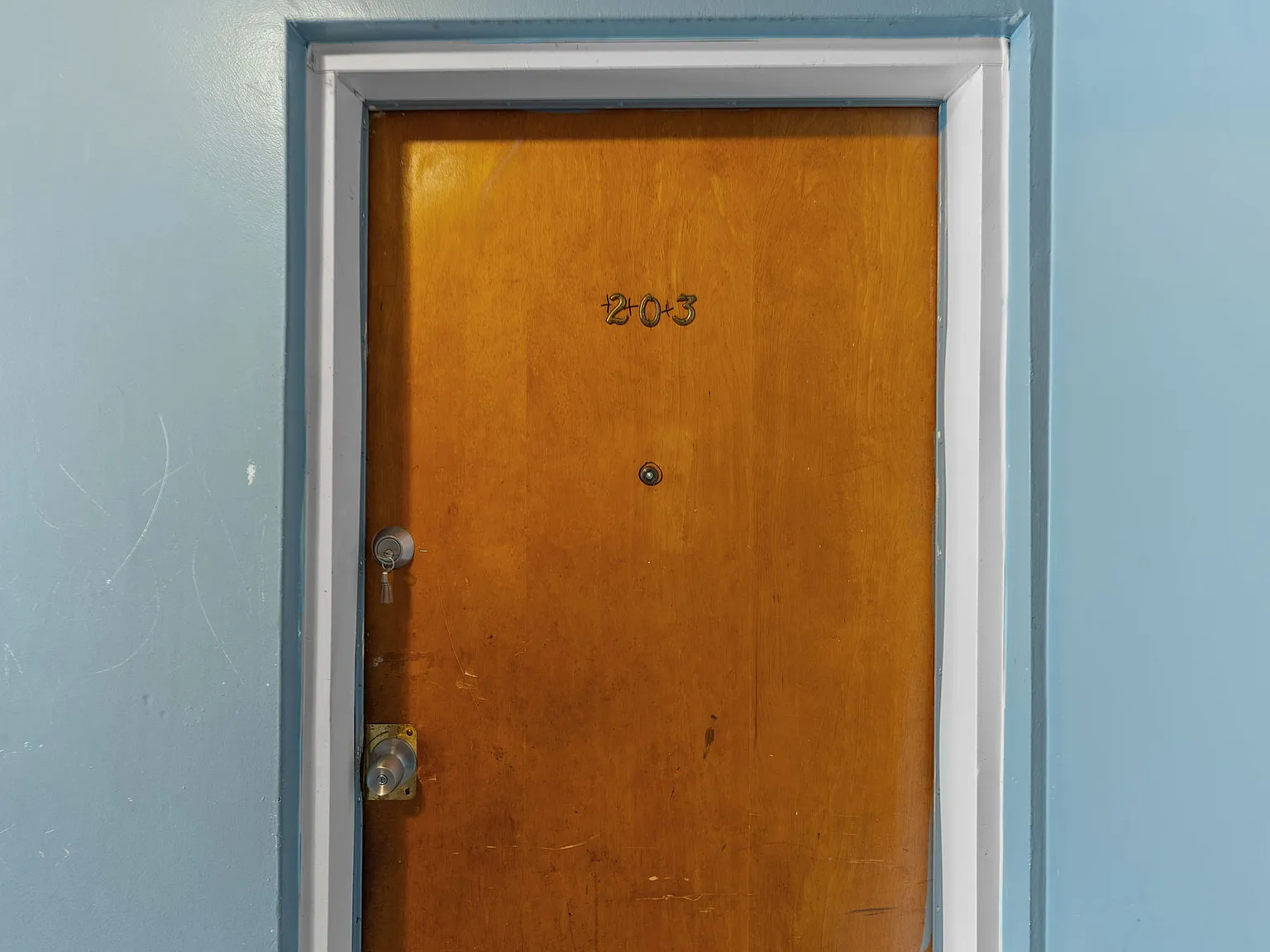 2762 Noble — Photo 4