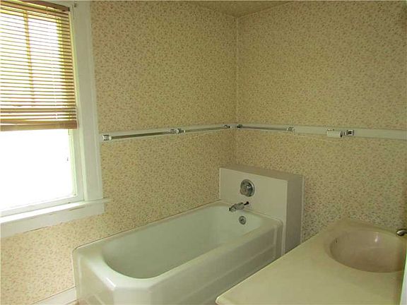 5th image of 1403 Neshannock Blvd