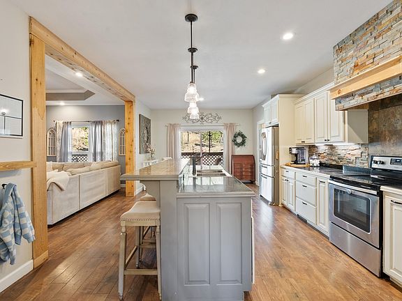 5th image of 92 Hickory Ridge Rd