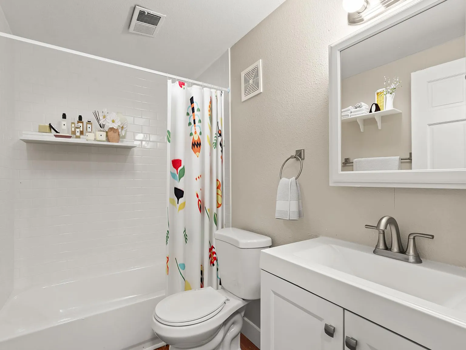 3004 Broadway St #1-3 — Photo 4
