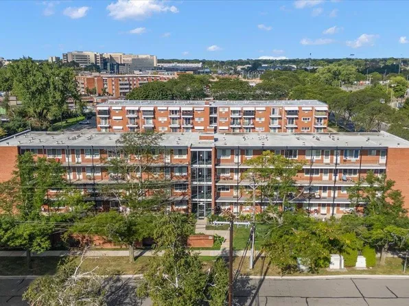 2820 Woodslee Dr APT 308, Royal Oak, MI 48073
