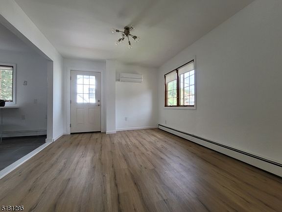 5th image of 344 Slocum Way Floor 2
