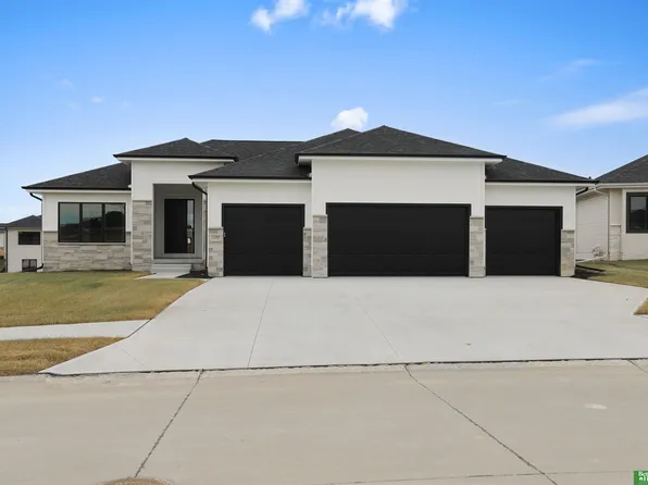 5509 N 212th Ave, Elkhorn, NE 68022