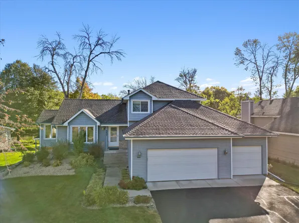 6407 Fawn Ln, Lino Lakes, MN 55014