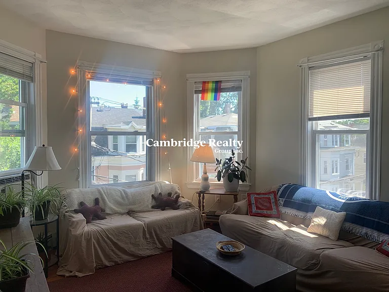 69 Newton St #2L — Photo 5