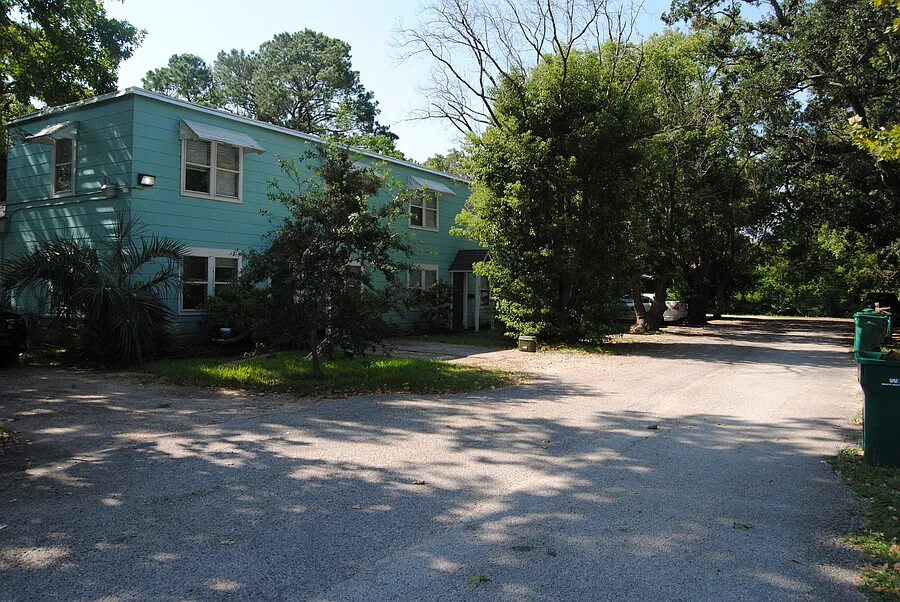 815 Shirley St #201