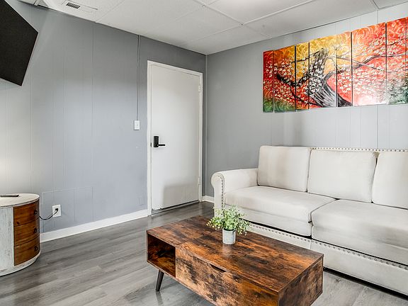 3rd image of 430 N 5th St #2