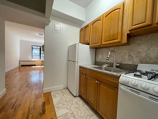 Rented by HOLTON REAL ESTATE INC. | media 15