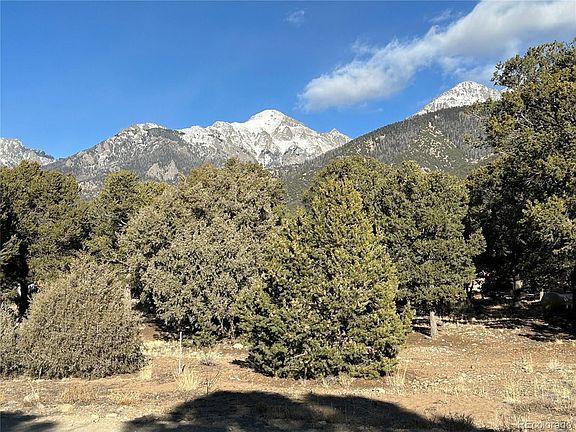 2nd image of 2102 Lone Pine Way