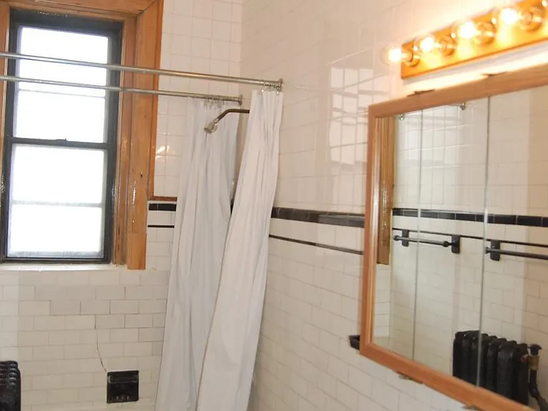 530 W Diversey — Photo 16