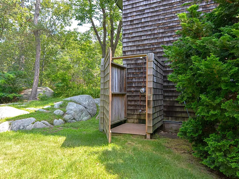16 Oakes Ln — Photo 43