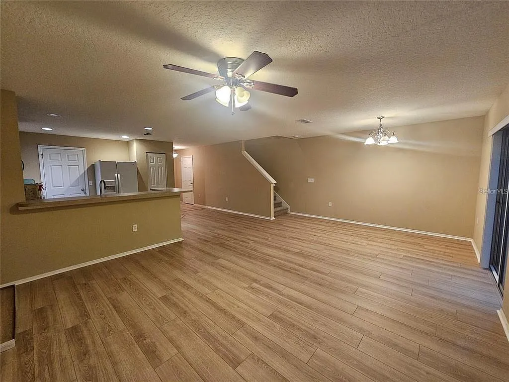 2 bed, 2.5 bath, 1308 sqft, $1,975 — Photo 2