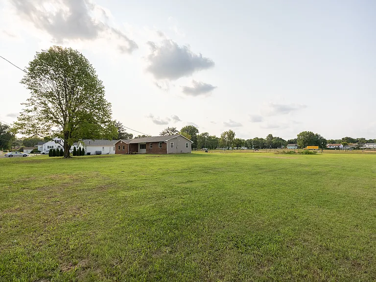 1574 Dyer Rd — Photo 42