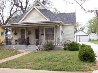915 S Grand Ave, Cherokee, OK 73728