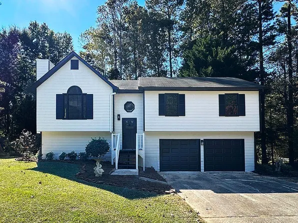 18 Hawk Dr, Hiram, GA 30141