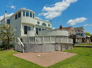 80 Oak Beach Rd, Oak Beach, NY 11702