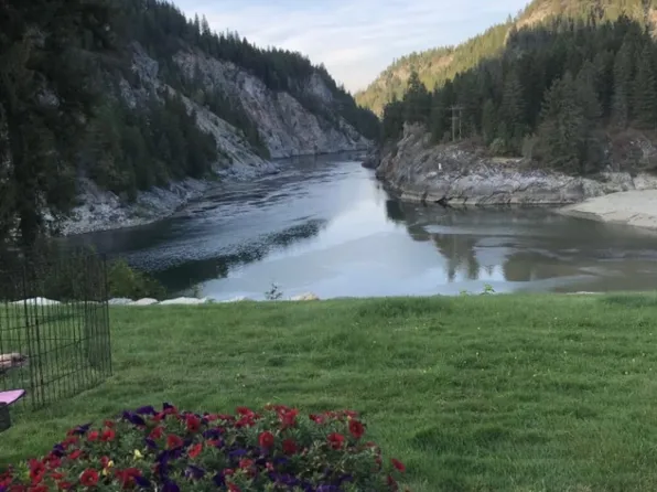 105 Lehigh Ave, Metaline Falls, WA 99153