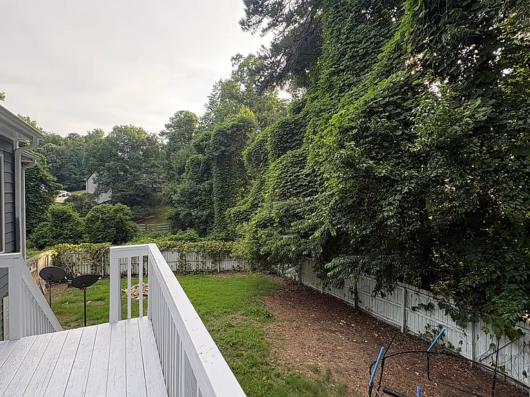 2700 Fort Daniels Dr — Photo 33