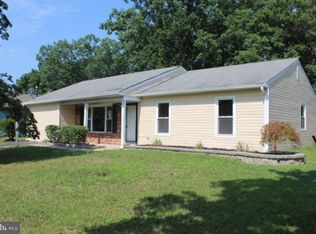 9 Edgeview Ln, Sicklerville, NJ 08081