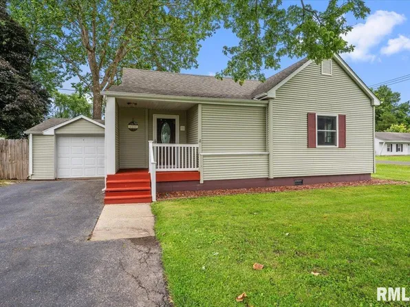 330 High School St, Divernon, IL 62530