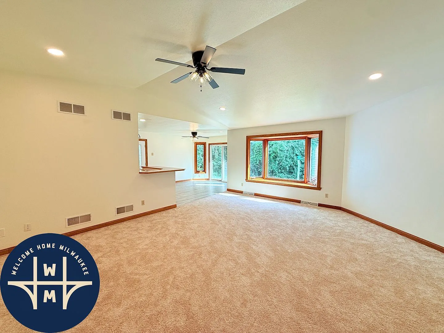 3 bed, 2.0 bath, 1582 sqft, $2,598 — Photo 4