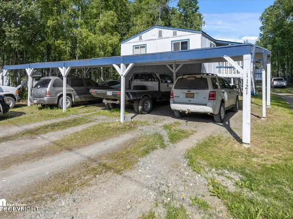1121 S Salmonberry St, Wasilla, AK 99623