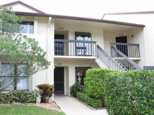 3358 Lucerne Park Dr, Greenacres, FL 33467