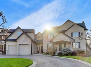 73 Lake Avenue Dr, Hamilton, ON L8G 1X7