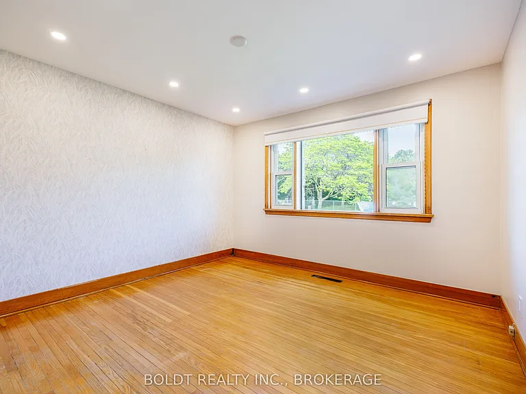 127 Louth St #1 — Photo 20