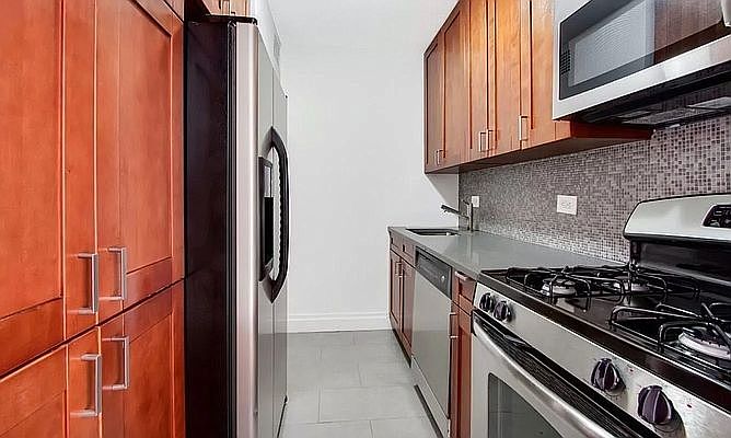 1st image of 95 W 95th St APT 7D