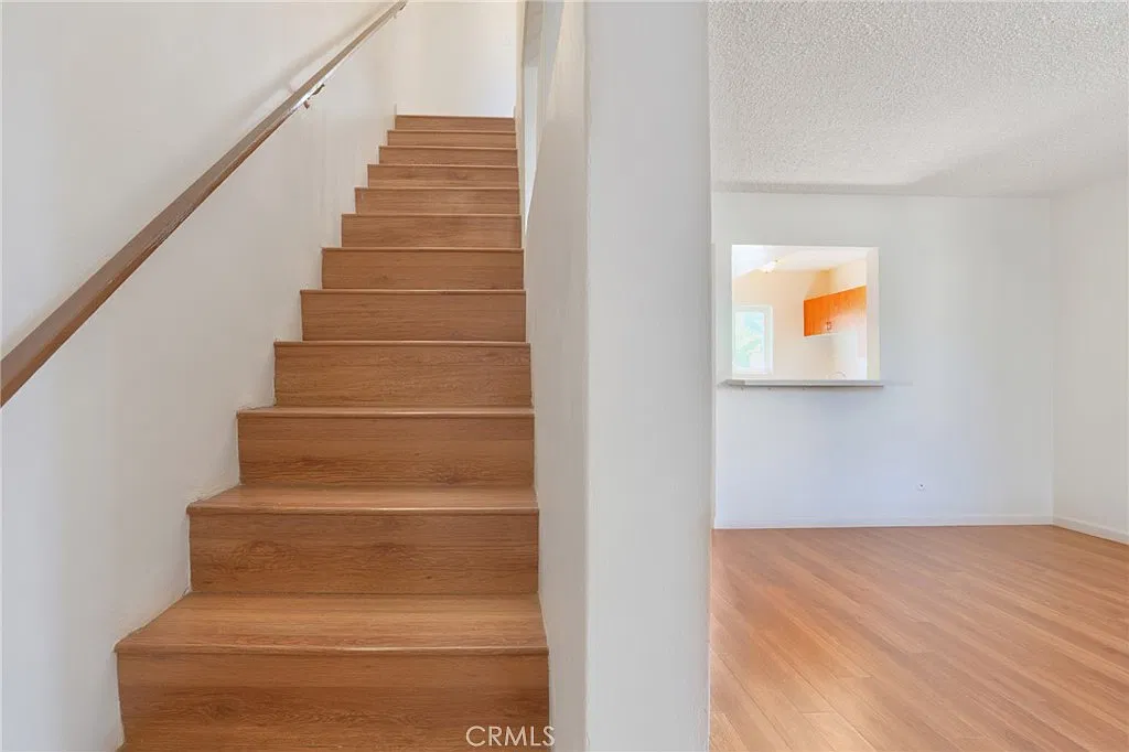 915 E Palmer Ave — Photo 4