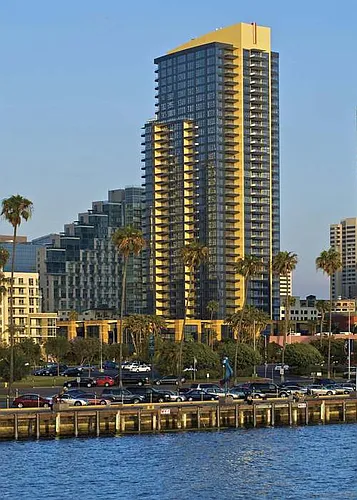 1325 Pacific Hwy #805 Photo 1