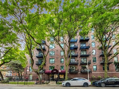 3900 N Pine Grove Ave APT 301, Chicago, IL, 60613
