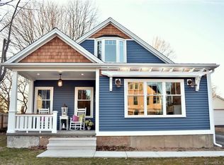 39 Harding Ave, Branford, CT 06405