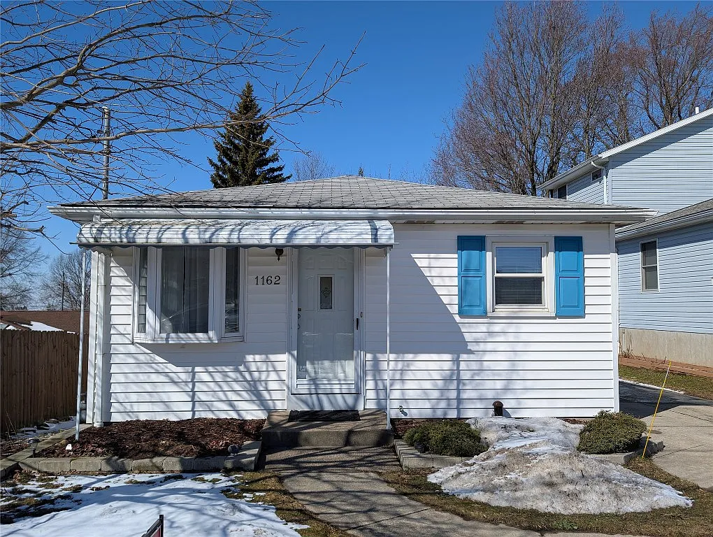 1162 Belleview Dr photo 1