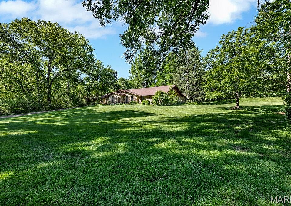 1st image of 1 Huntleigh Trails Ln
