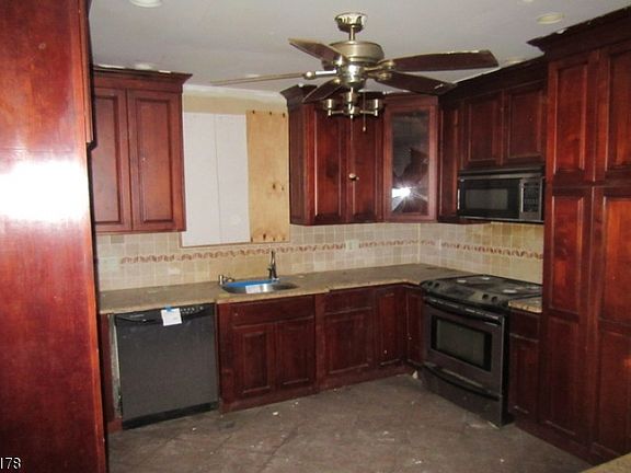 3rd image of 169 Edmund Ave