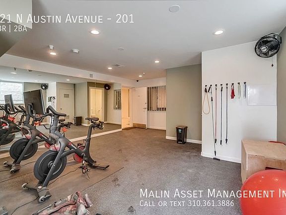 3rd image of 821 N Austin Ave #201