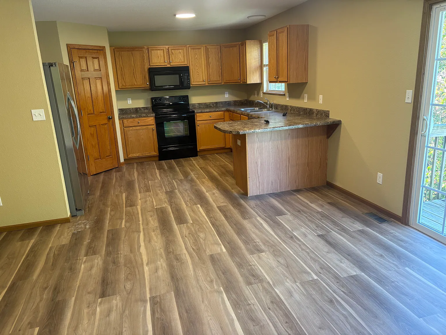 2 bed, 2.5 bath, 1450 sqft, $1,475 — Photo 4
