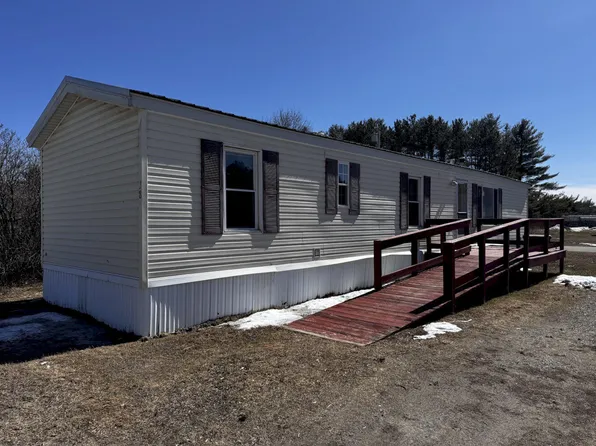 78 Harvey's Park, Skowhegan, ME 04976