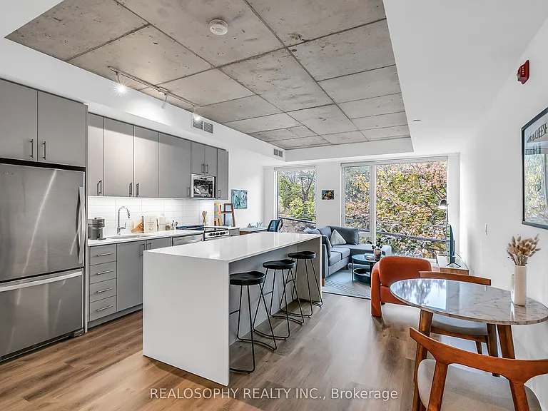 115 Larchmount Ave #210 — Photo 2