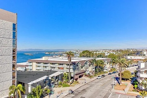 Seaview Apartments — Photo 3