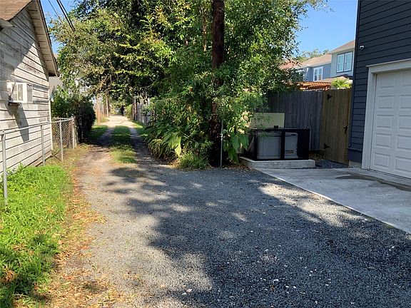 4th image of 1329 Waverly St #A