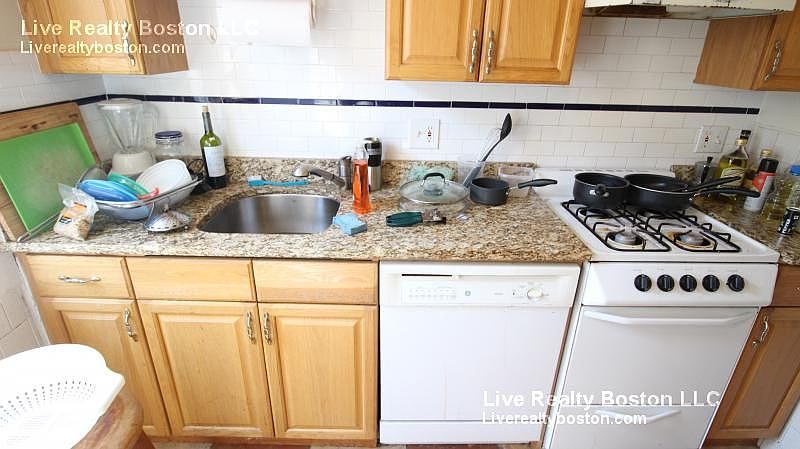 2nd image of 108 Gordon St #12F