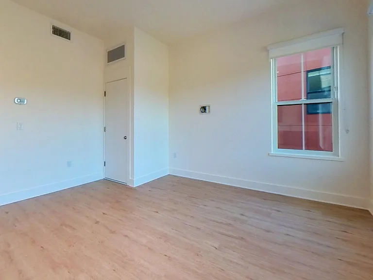 30 Edgewater Pl #309 — Photo 12