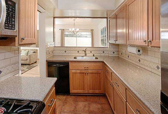 5th image of 6748 Hillpark Dr APT 208