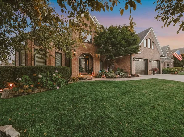 4004 NE Cadbury Ave, Bella Vista, AR 72712