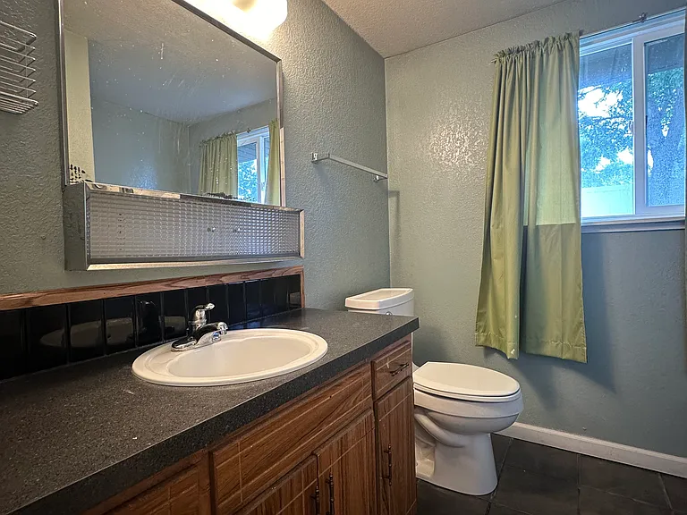 5801 Eden St — Photo 11