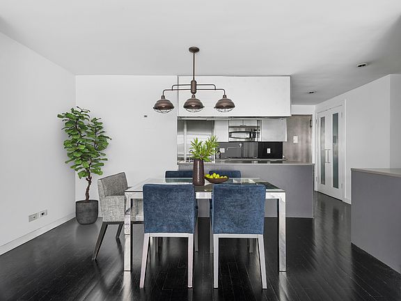 4th image of 235 E 57th St APT 5D