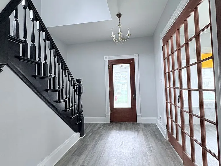 409 Healy Ave — Photo 8